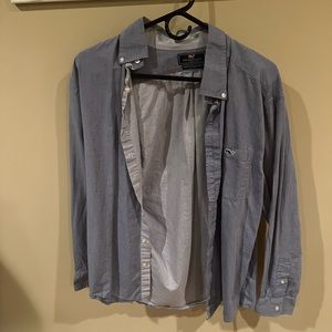 Vineyard Vines Men’s button down shirt